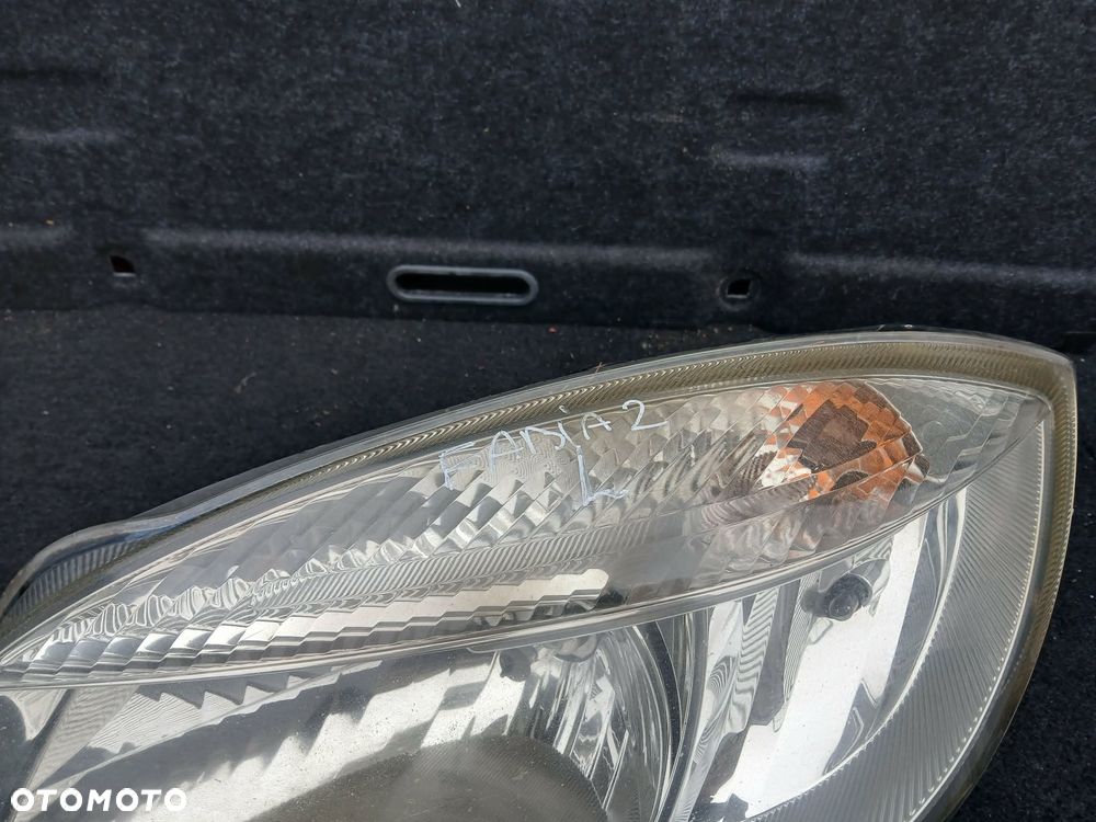Skoda Fabia II Lampa przednia lewa - 4