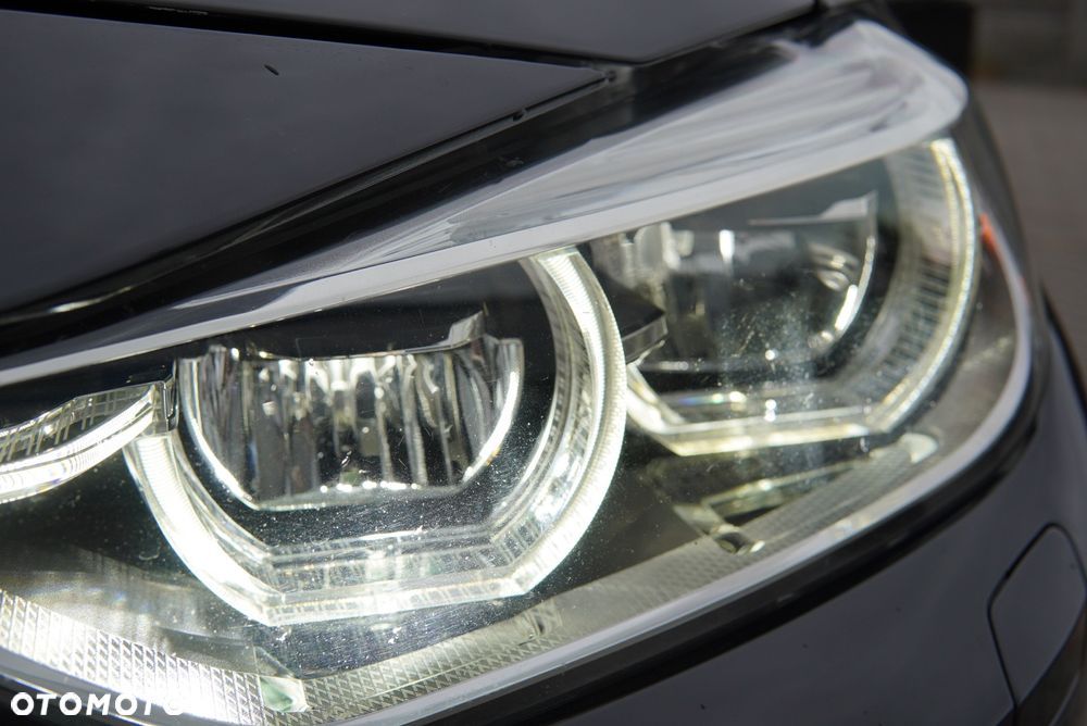 BMW Seria 3 330i GPF xDrive Sport Line - 11