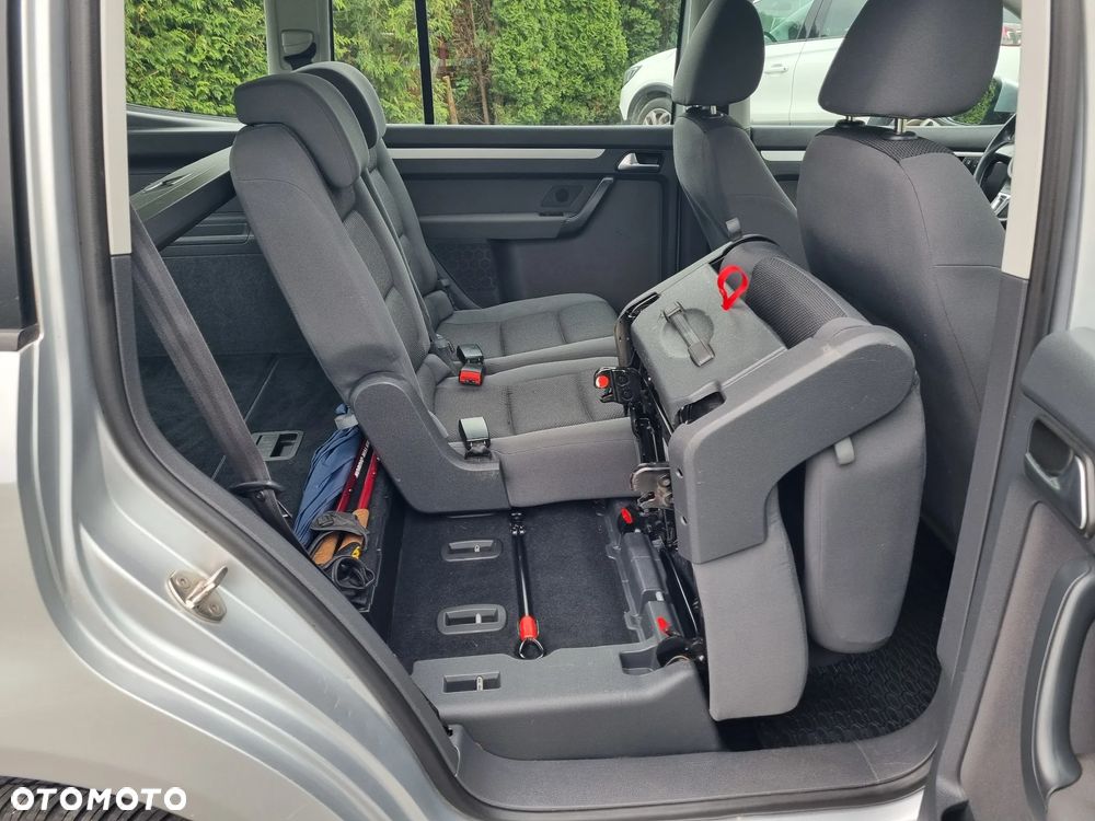 Volkswagen Touran 1.6 TDI DPF BlueMotion Technology STYLE - 9