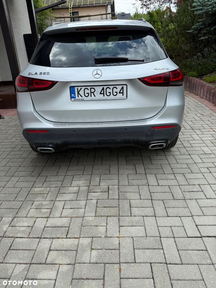 Mercedes-Benz GLA 250 4-Matic - 5