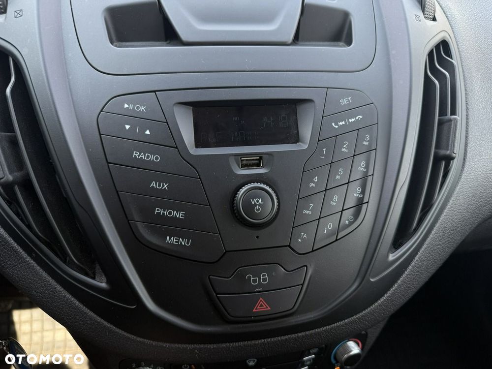 Ford Transit Courier - 25