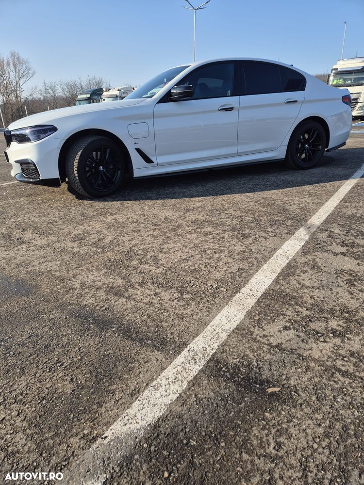 BMW Seria 5 520i Aut. - 2
