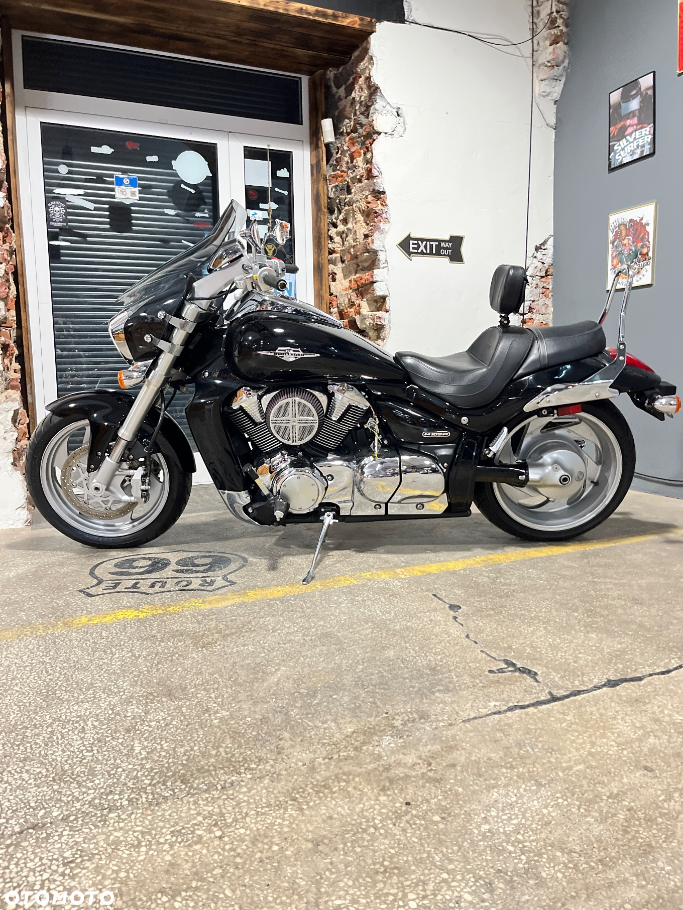 Suzuki Intruder - 14