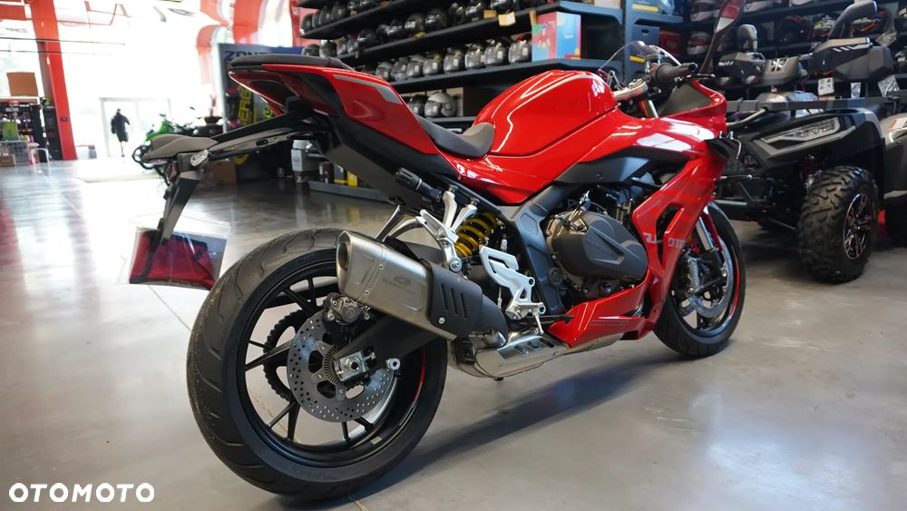 QJMOTOR SRK 800RR - 18