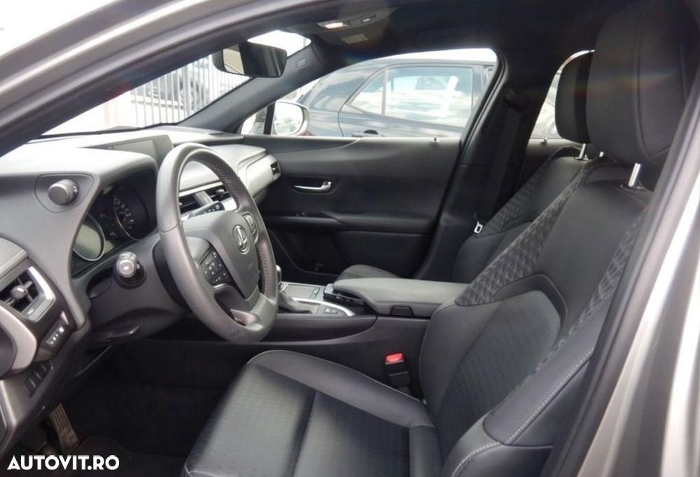Lexus UX 250h (E-FOUR) Executive Line - 6