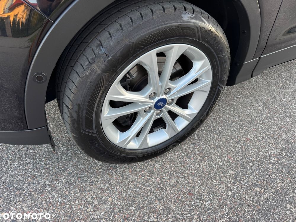 Ford Kuga 2.0 TDCi 2x4 Titanium - 10