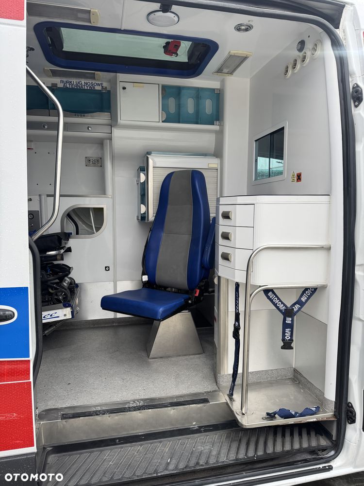 Mercedes-Benz Sprinter 319 Karetka Pogotowia Ambulans - 10