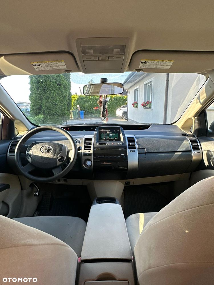 Toyota Prius 1.5 VVT-i Sol - 22