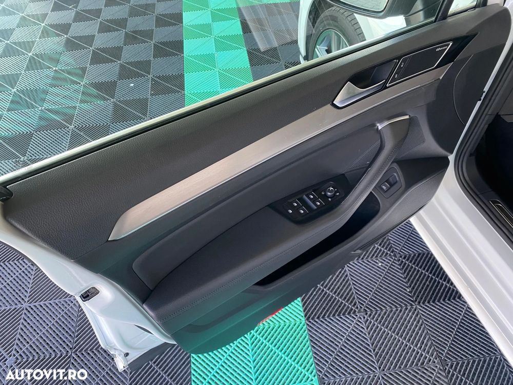 Volkswagen Passat - 30