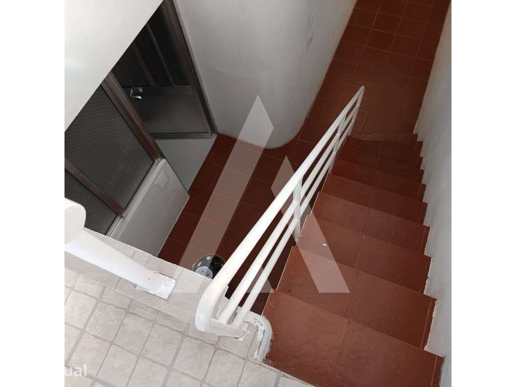 Moradia remodelada, composta por dois apartamentos independentes. - Grande imagem: 5/60