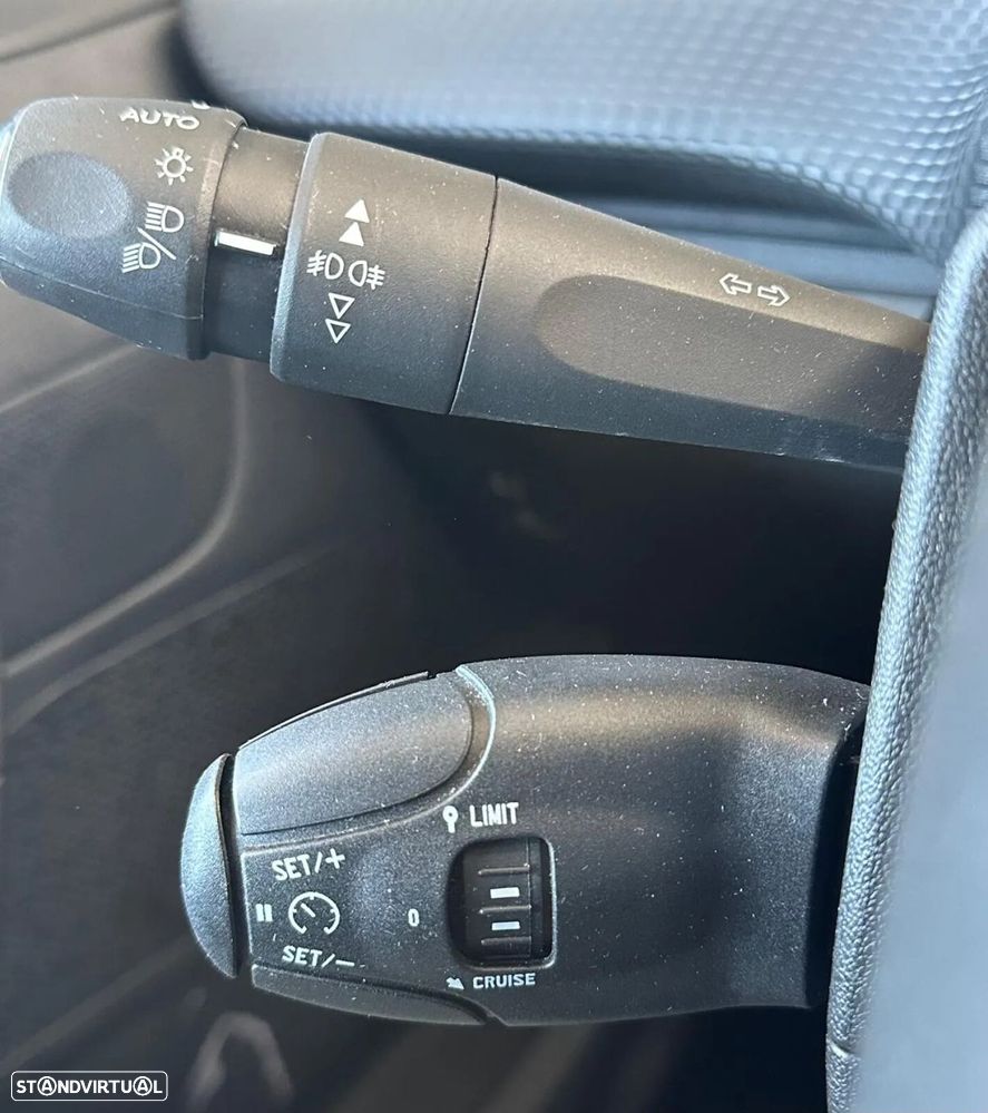 Peugeot 2008 1.2 PureTech Style - 6