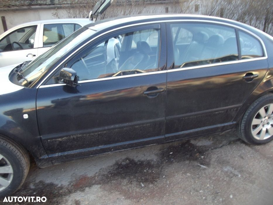 Usa Skoda Superb 2002-2008 usifata spate stanga dreapta Skoda Superb - 2