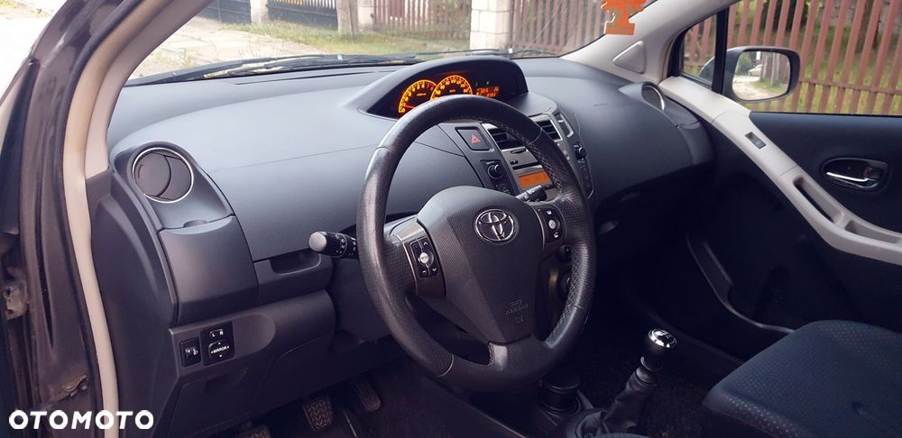 Toyota Yaris 1.33 VVT-i Sol - 21