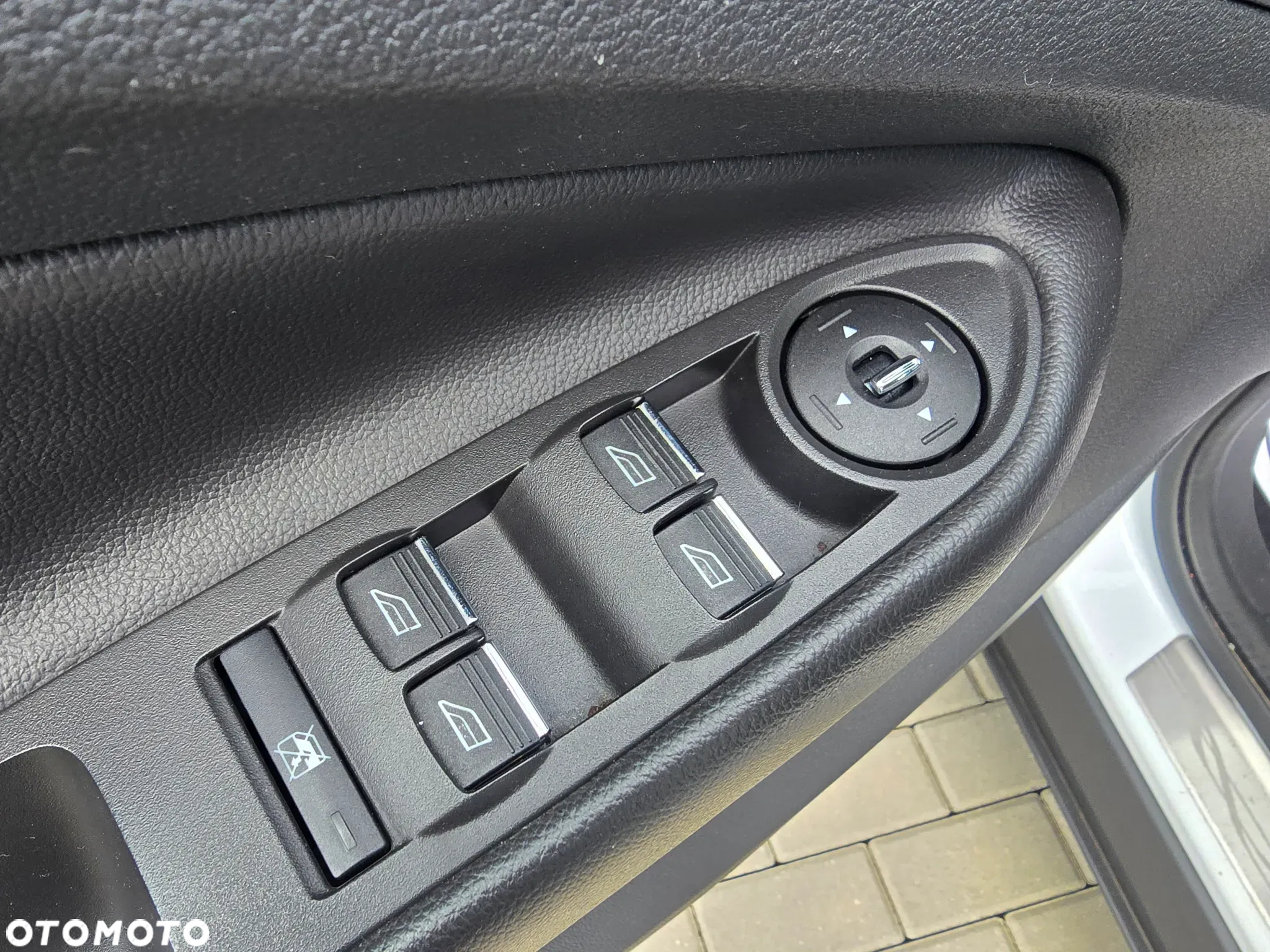 Ford Kuga 1.6 EcoBoost 2x4 Titanium - 16