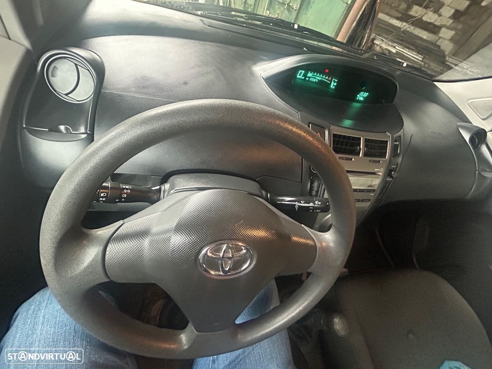 Toyota Yaris 1.0 VVT-i - 20