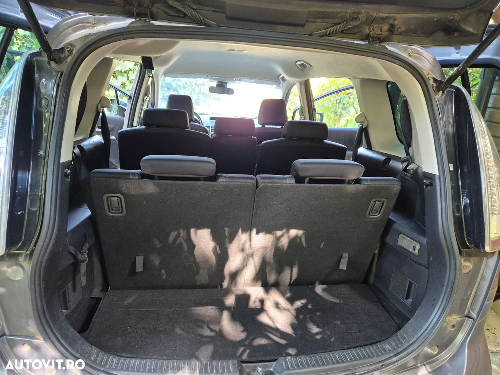 Mazda 5 - 8