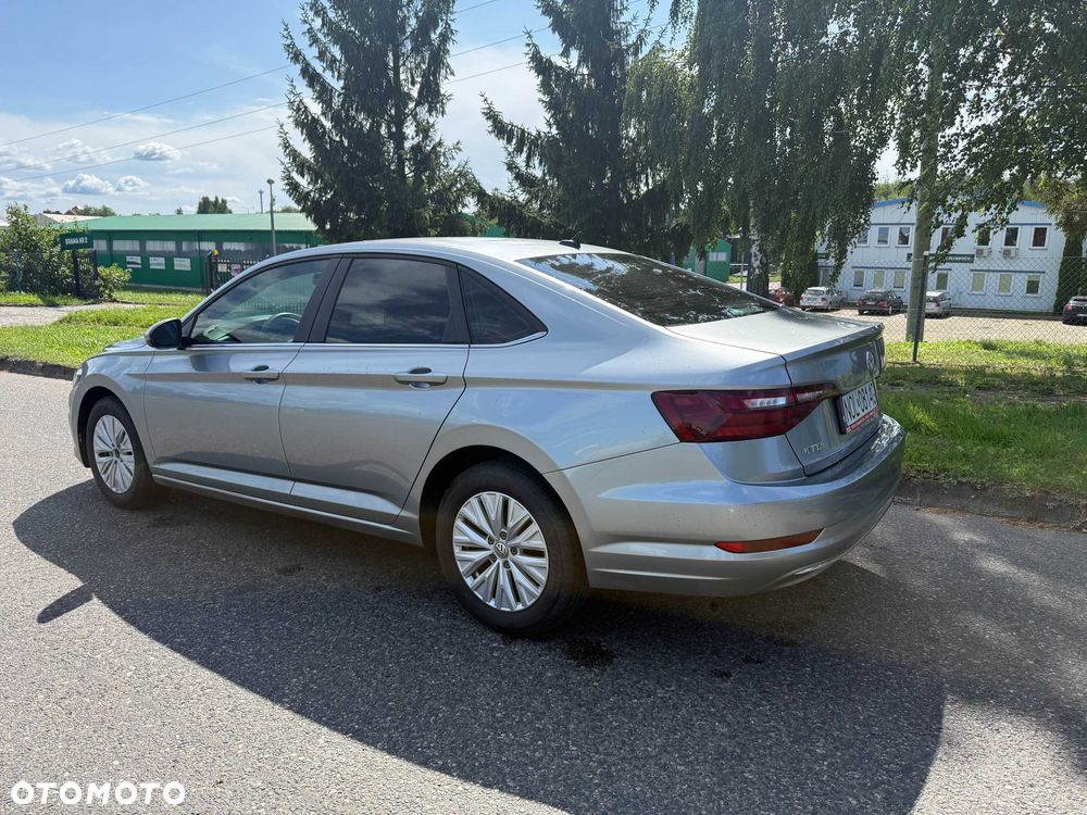 Volkswagen Jetta - 3