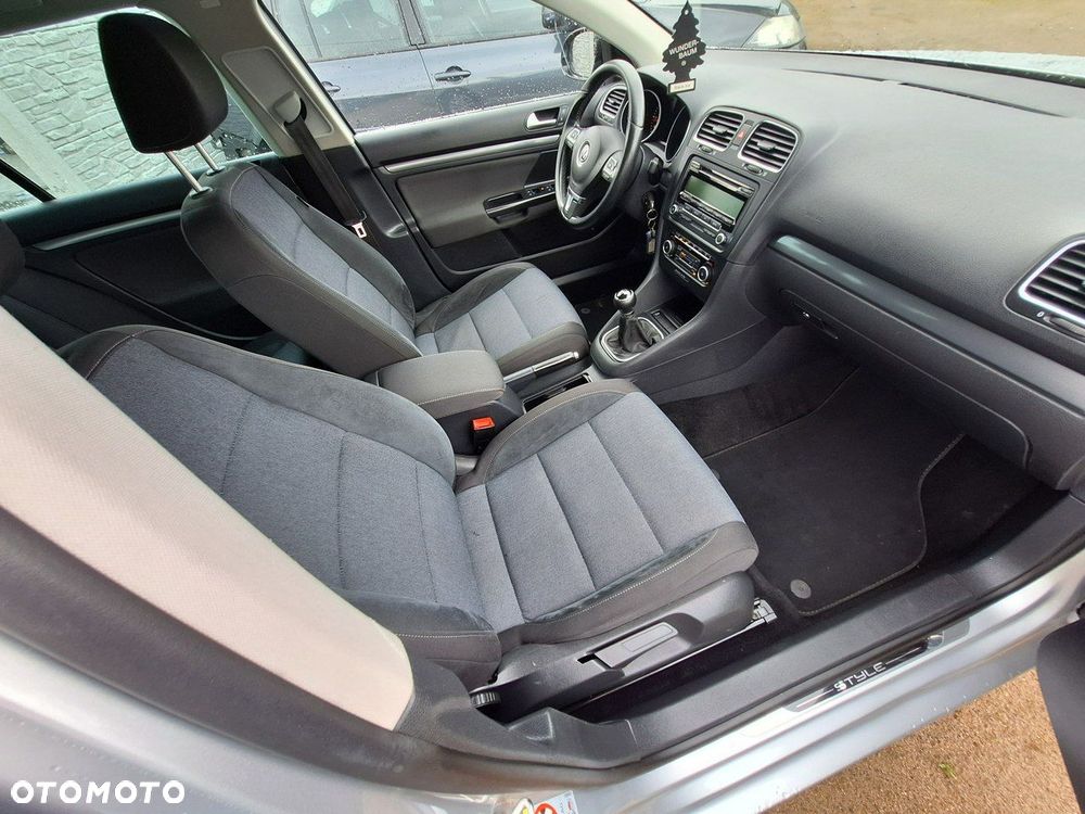 Volkswagen Golf 1.6 TDI DPF Style - 26