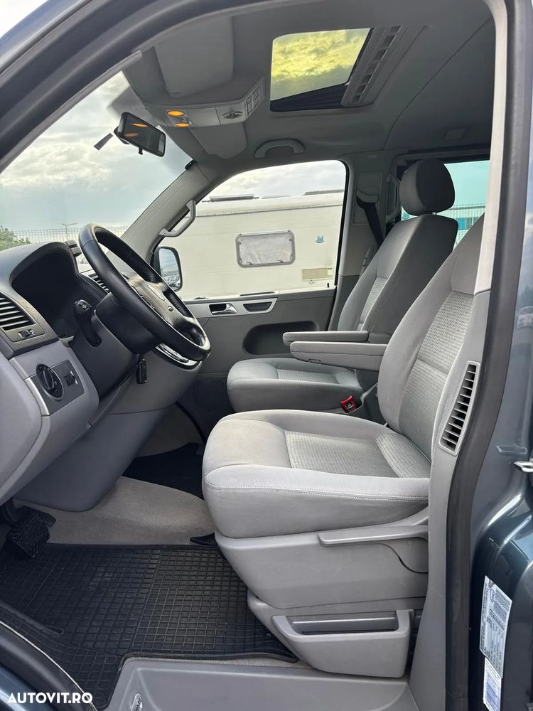 Volkswagen Multivan - 13