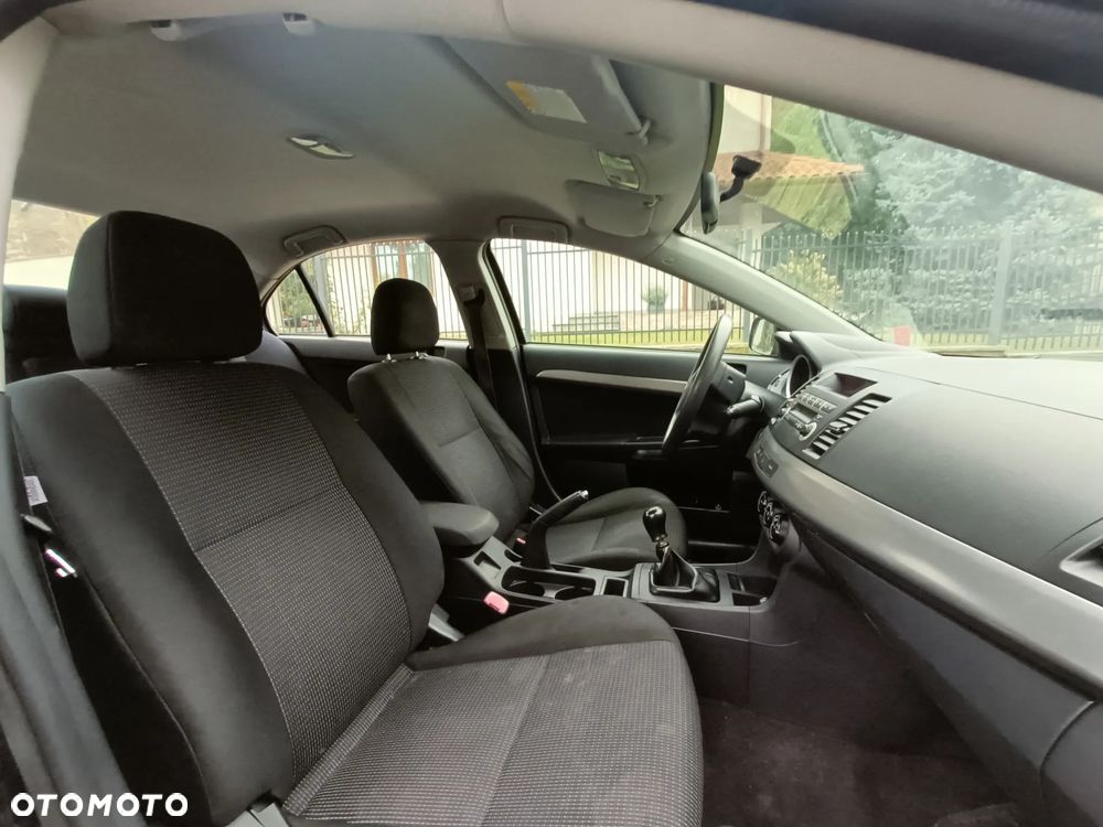 Mitsubishi Lancer - 14