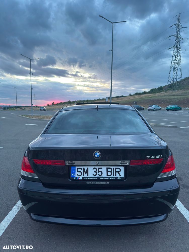 BMW Seria 7 745i A - 8