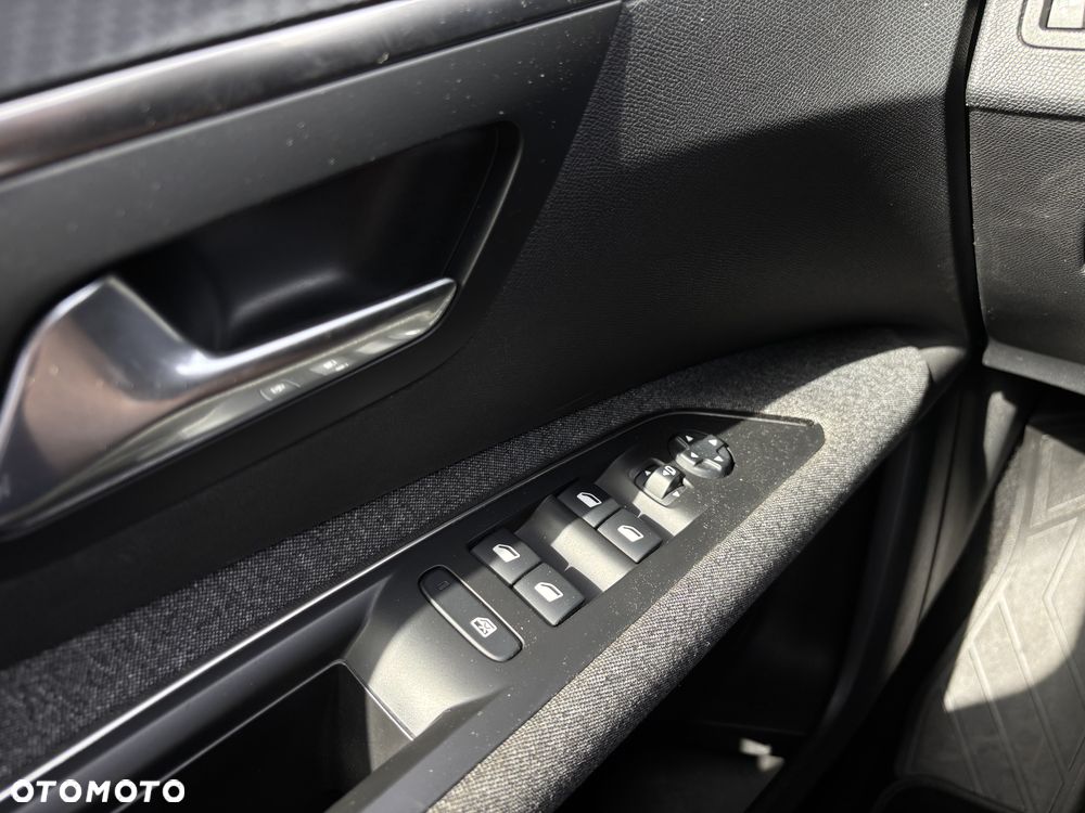 Peugeot 3008 1.2 PureTech Allure S&S - 10
