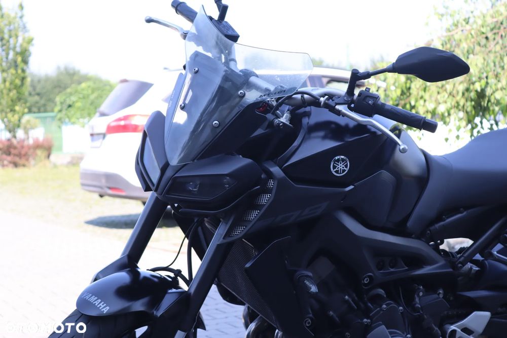 Yamaha MT - 17