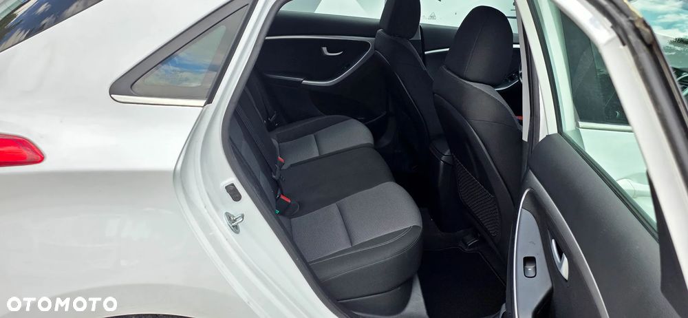 Hyundai i30 1.4 Premiere Comfort - 20