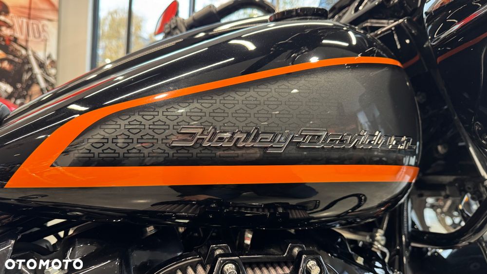 Harley-Davidson Touring Road Glide - 6