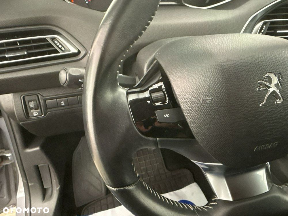 Peugeot 308 - 25