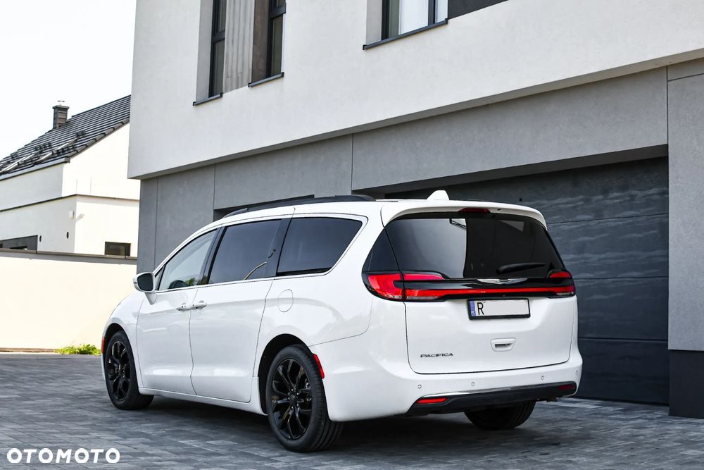 Chrysler Pacifica - 3