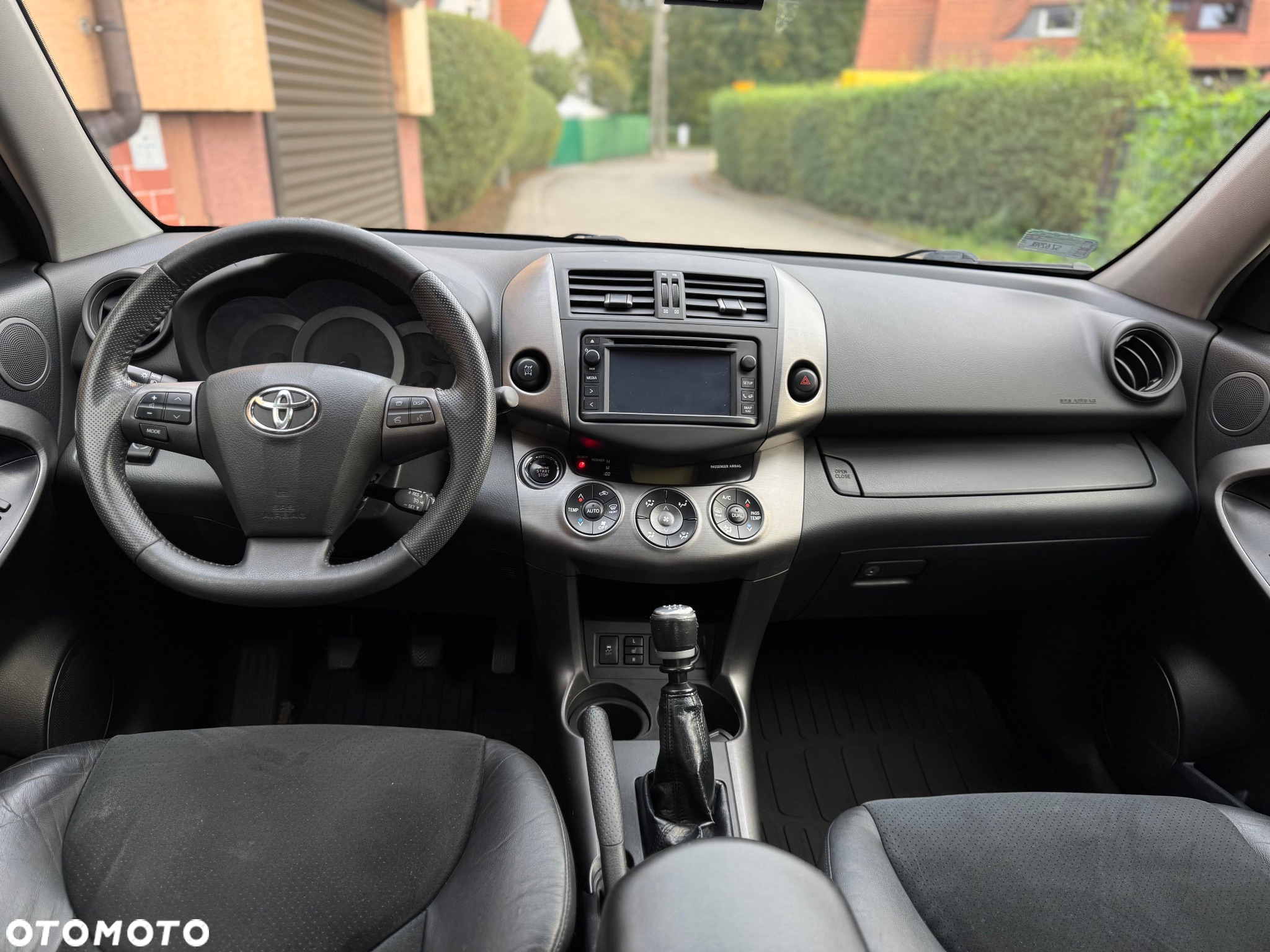 Toyota RAV4 - 11