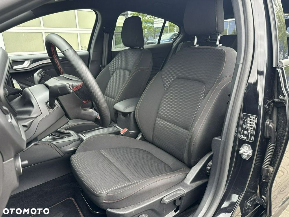 Ford Focus 1.0 EcoBoost Hybrid ST-LINE X - 14
