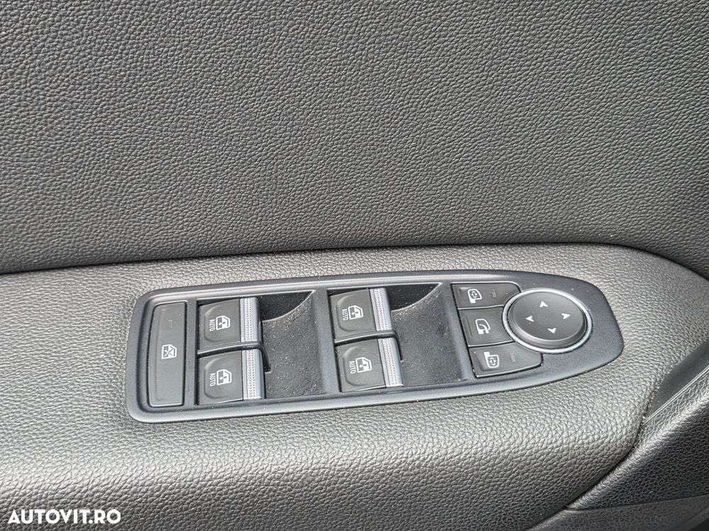 Renault Captur BLUE dCi 115 EDC INTENS - 13