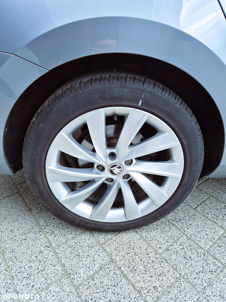 Skoda Superb 2.0 TDI Style DSG - 24