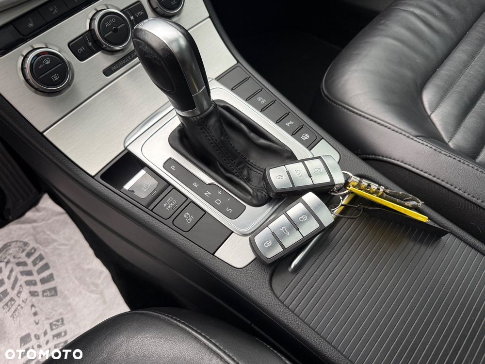 Volkswagen Passat 2.0 TDI Highline DSG - 18