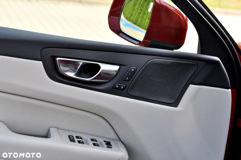 Volvo XC 60 T8 AWD Recharge Geartronic Inscription - 39