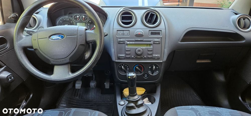 Ford Fiesta 1.3 - 6