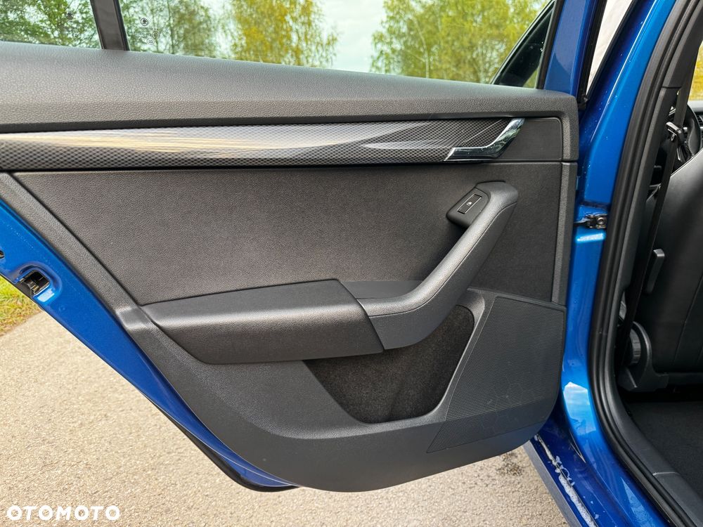 Skoda Octavia 2.0 TDI RS - 25