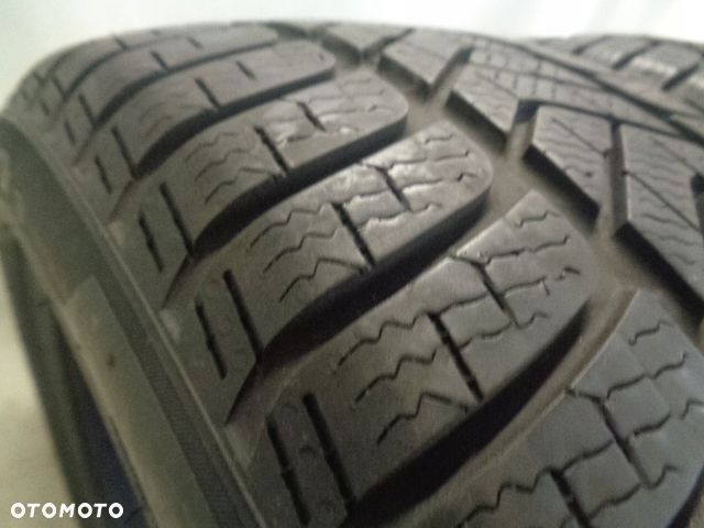PIRELLI WINTER SOTTOZERO 3 225/45R18 95V XL - 2