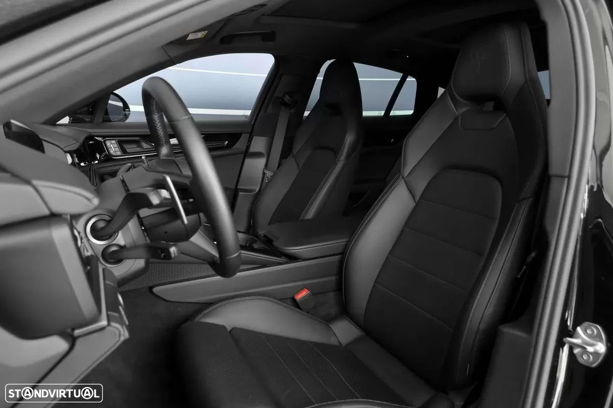 Porsche Panamera 4 E-Hybrid - 10