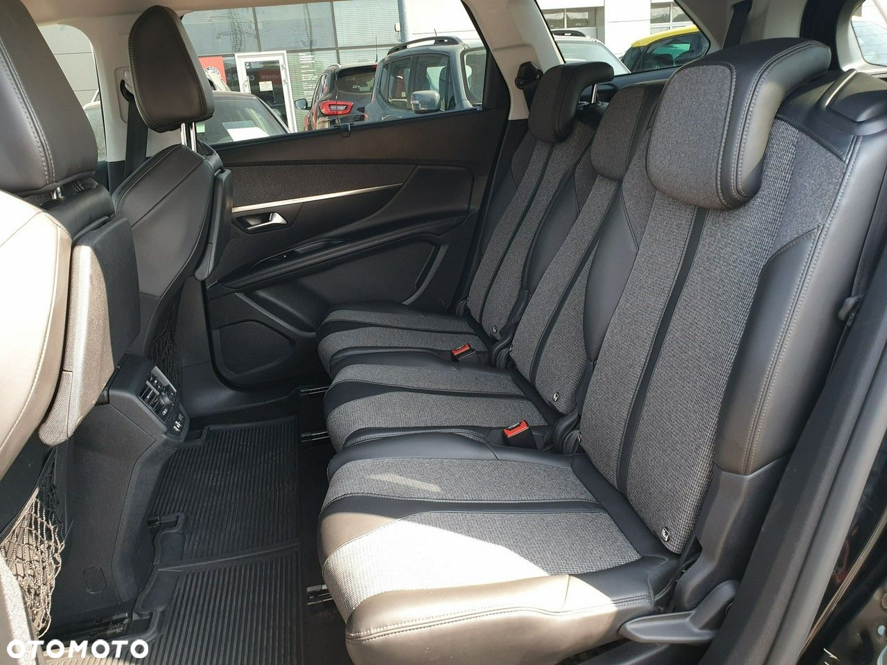 Peugeot 5008 - 19