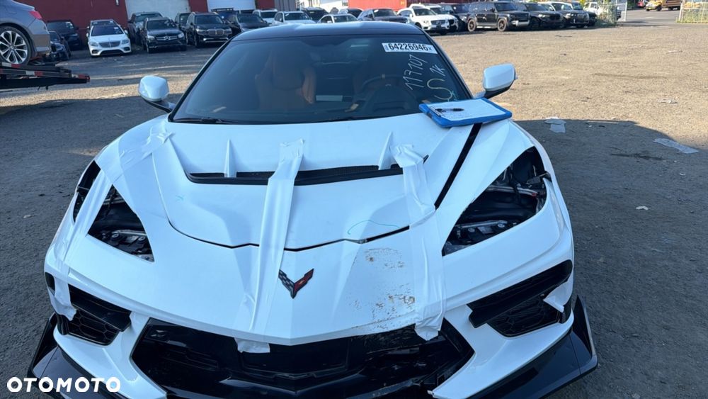 Chevrolet Corvette - 3