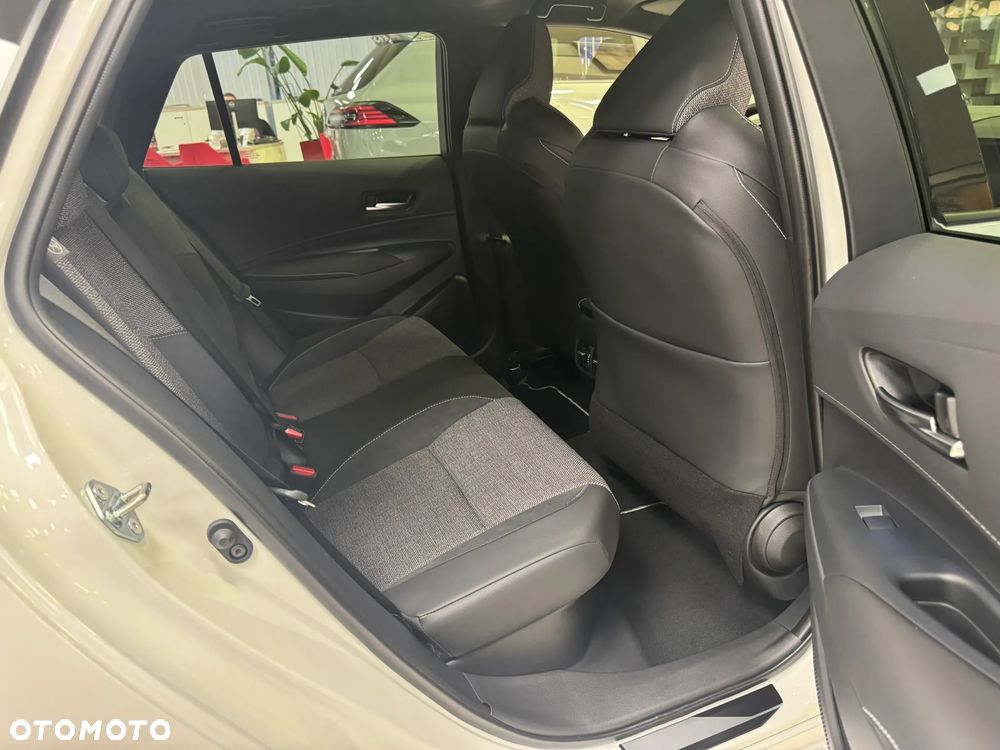 Toyota Corolla 2.0 Hybrid Style - 11