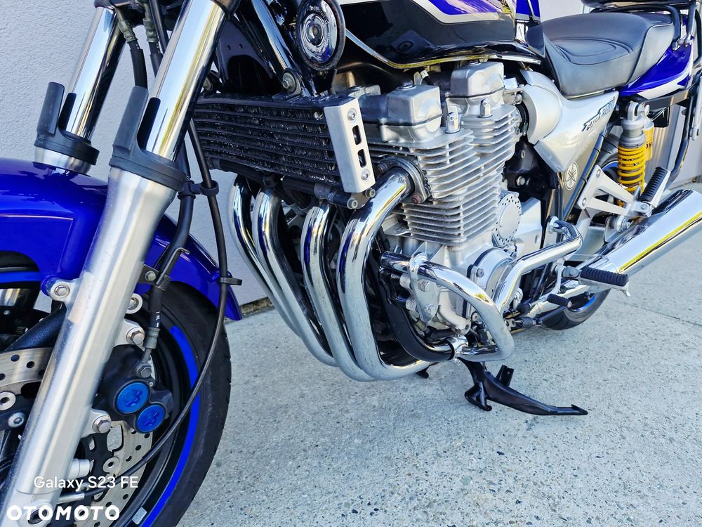 Yamaha XJR - 6