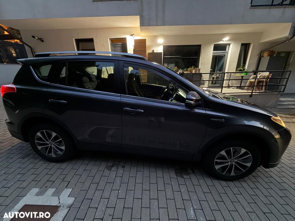 Toyota RAV4 - 4