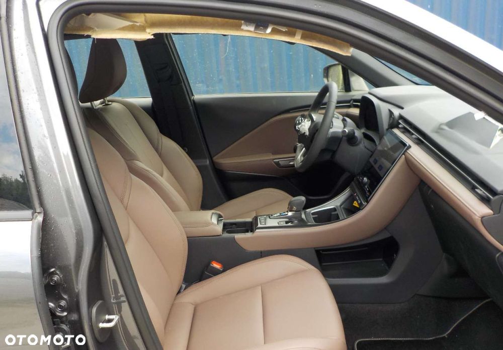 Lexus LBX - 15