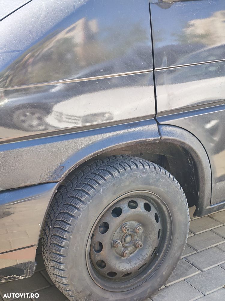 Volkswagen Caravelle - 11