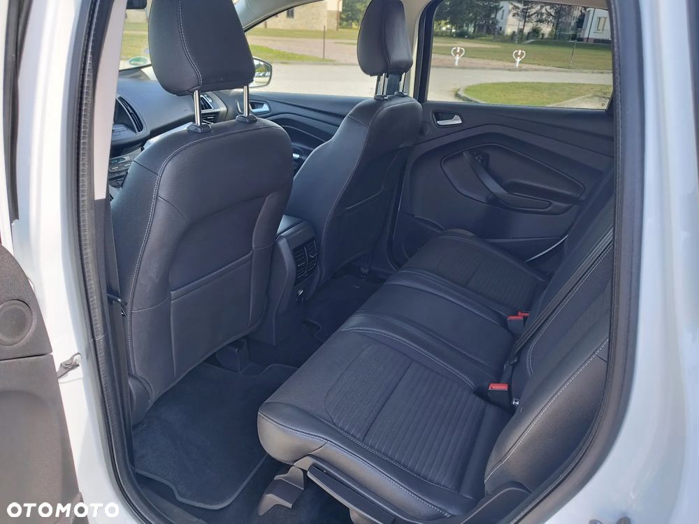 Ford Kuga 1.5 EcoBoost 2x4 Titanium - 23