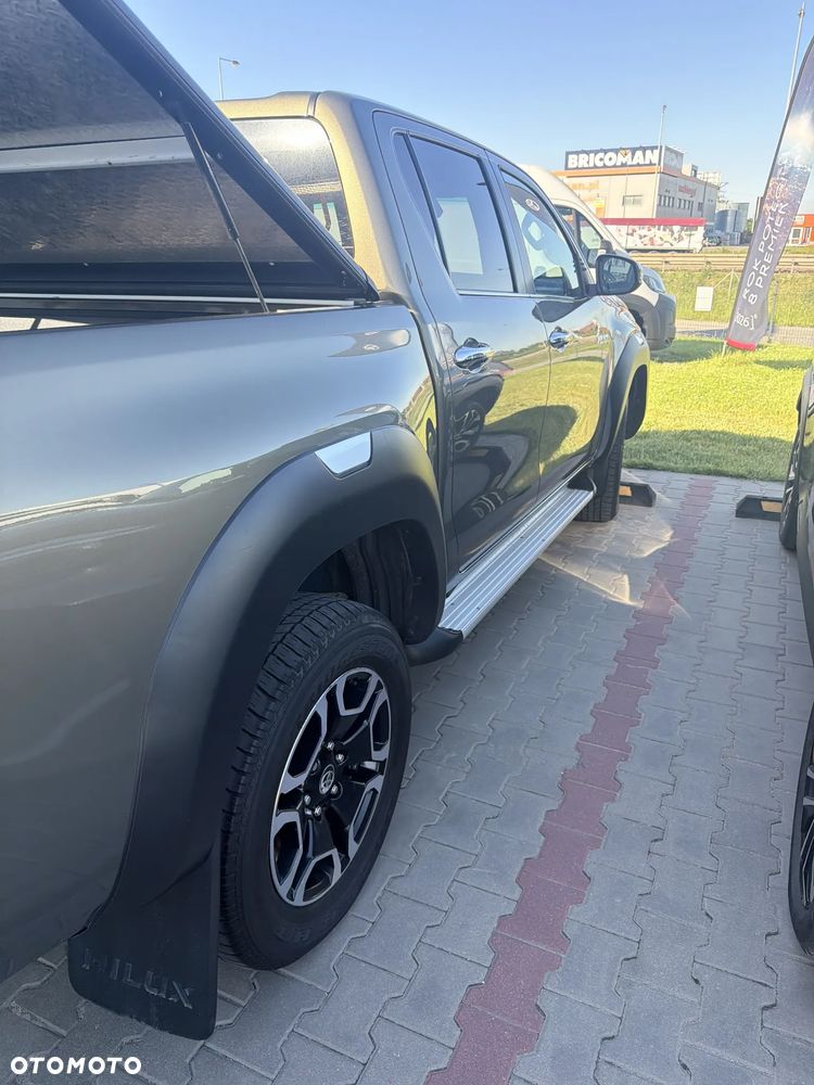 Toyota Hilux 2.8 D-4D Double Cab SR5 4x4 - 2